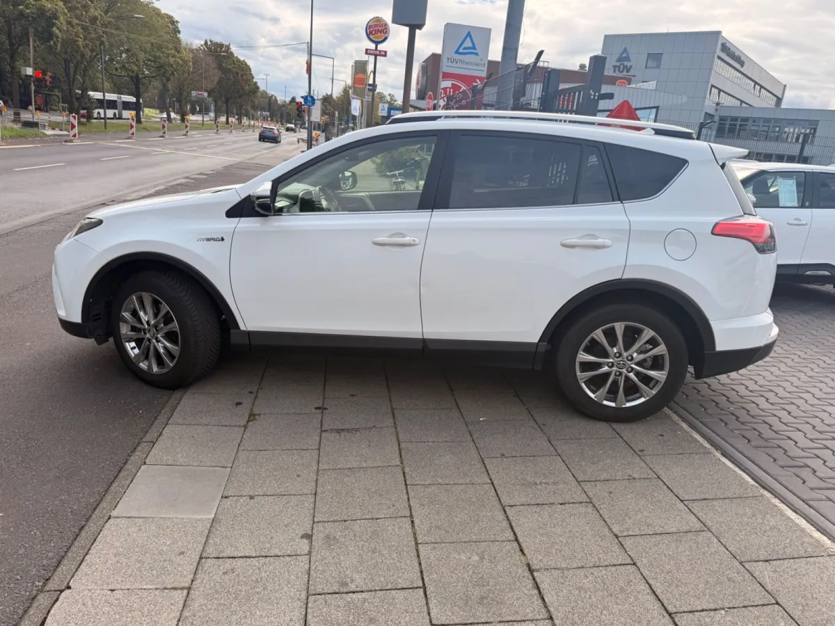 Toyota RAV4 2.5 Hybrid AWD · Executive — фото 5