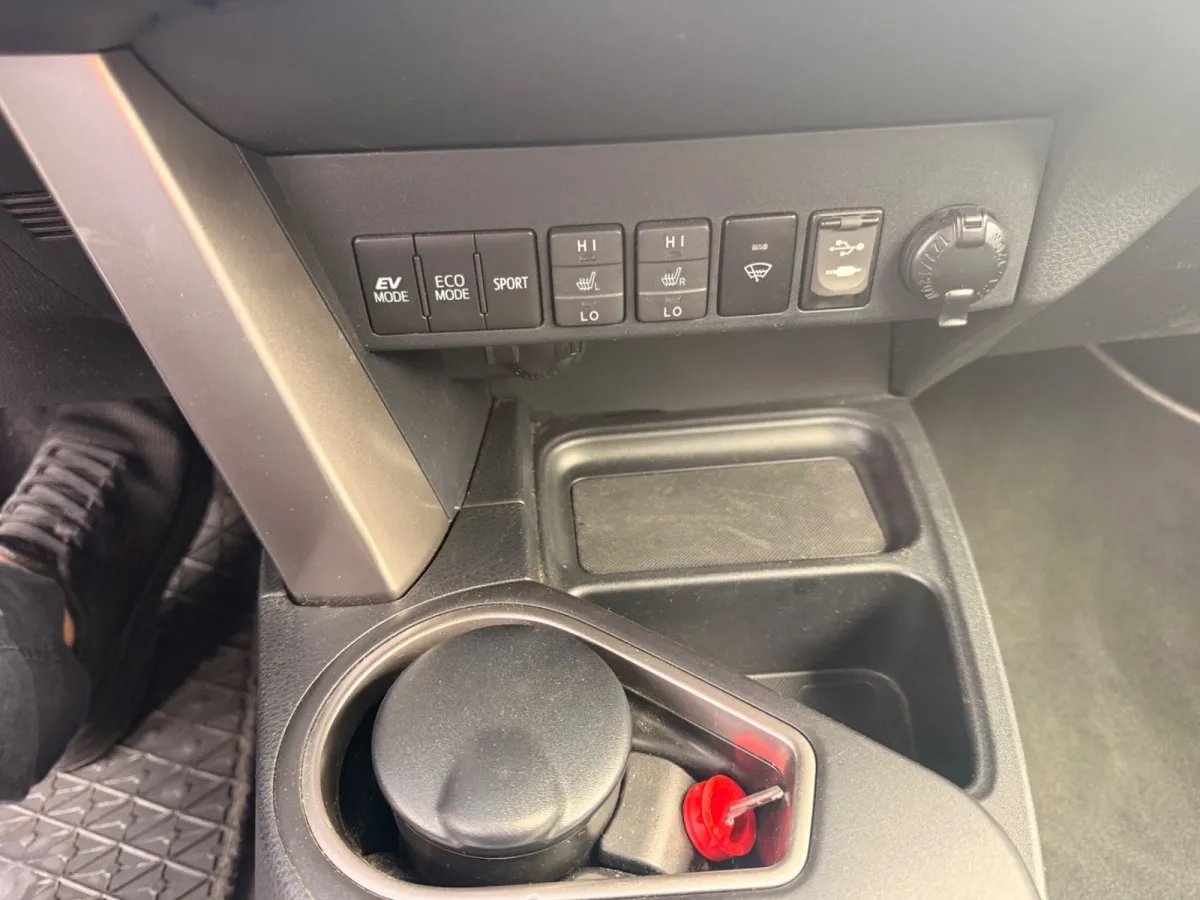 Toyota RAV4 2.5 Hybrid AWD · Executive — фото 12
