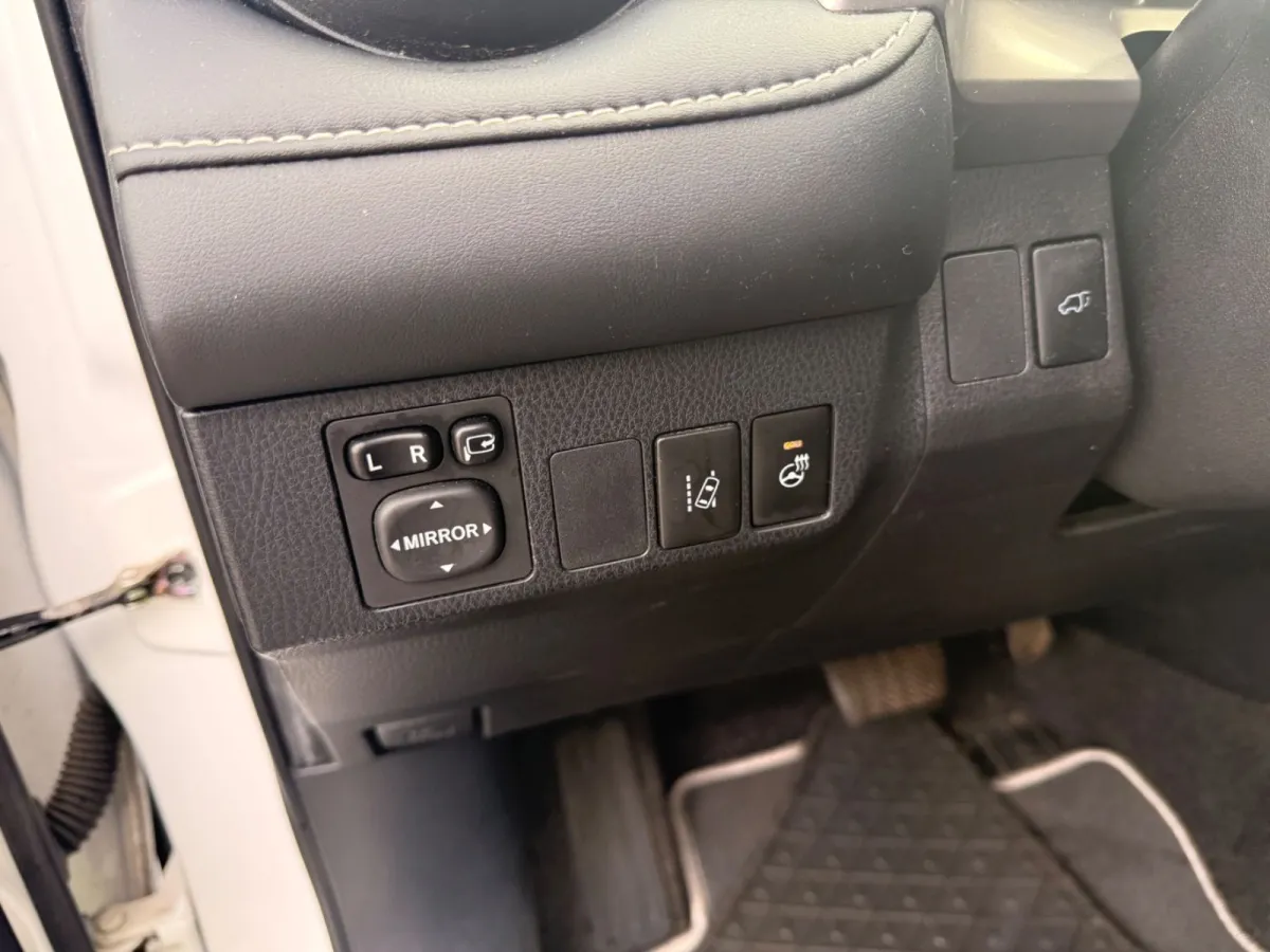 Toyota RAV4 2.5 Hybrid AWD · Executive — фото 14