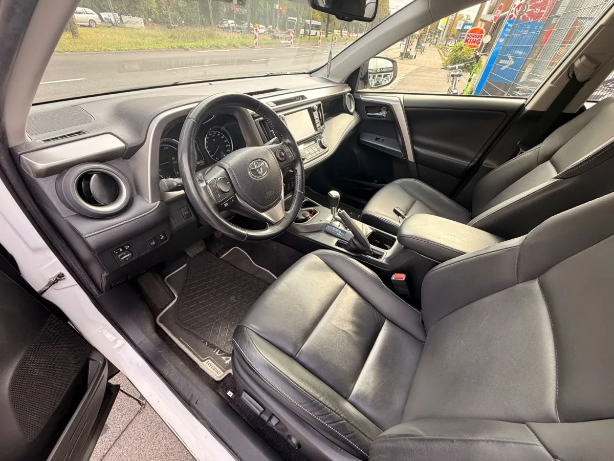 Toyota RAV4 2.5 Hybrid AWD · Executive — фото 16