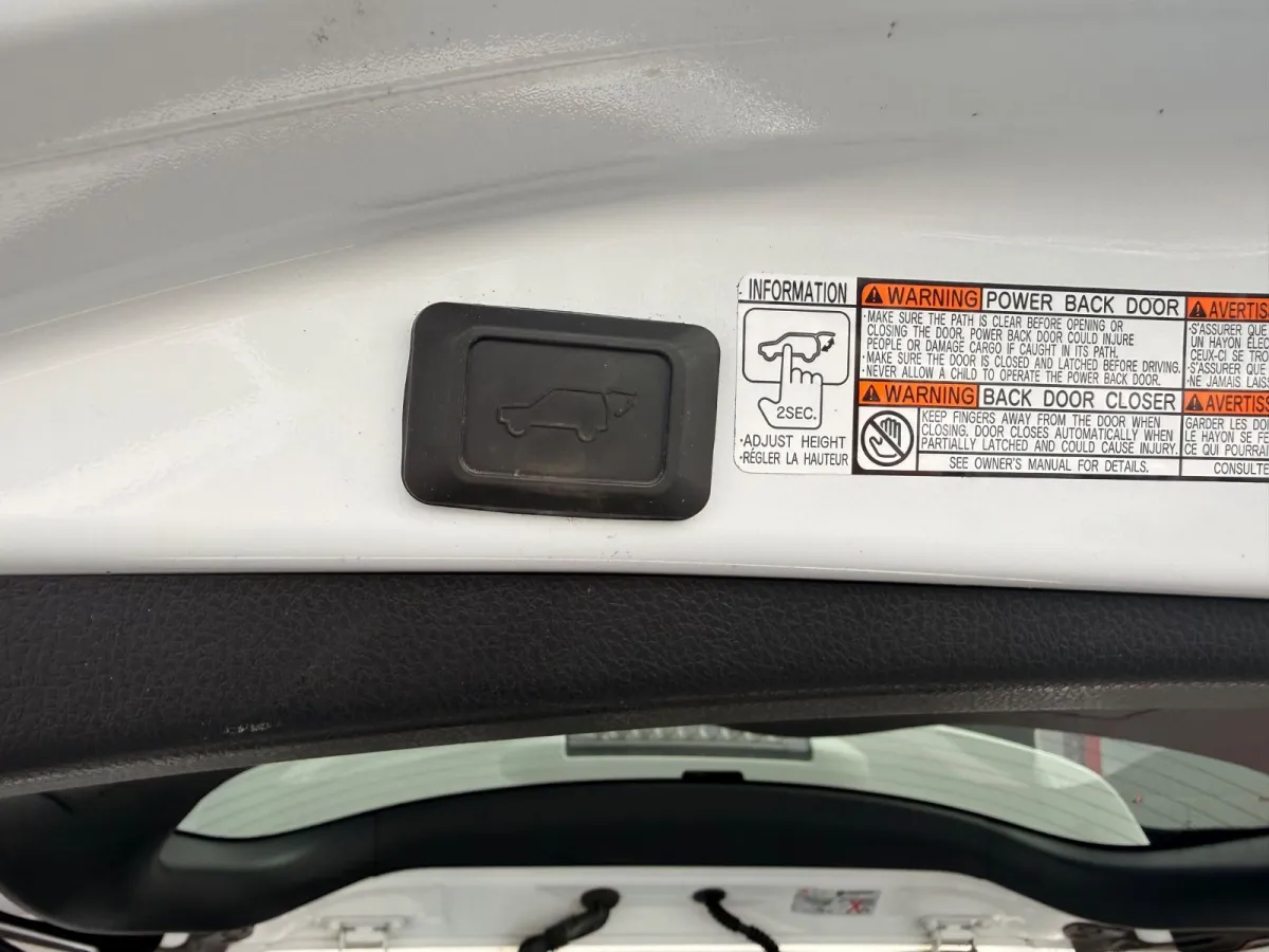 Toyota RAV4 2.5 Hybrid AWD · Executive — фото 17
