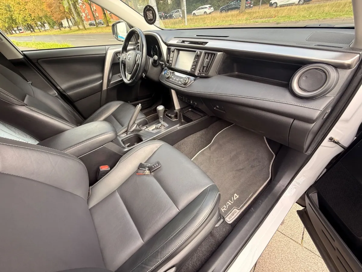 Toyota RAV4 2.5 Hybrid AWD · Executive — фото 18