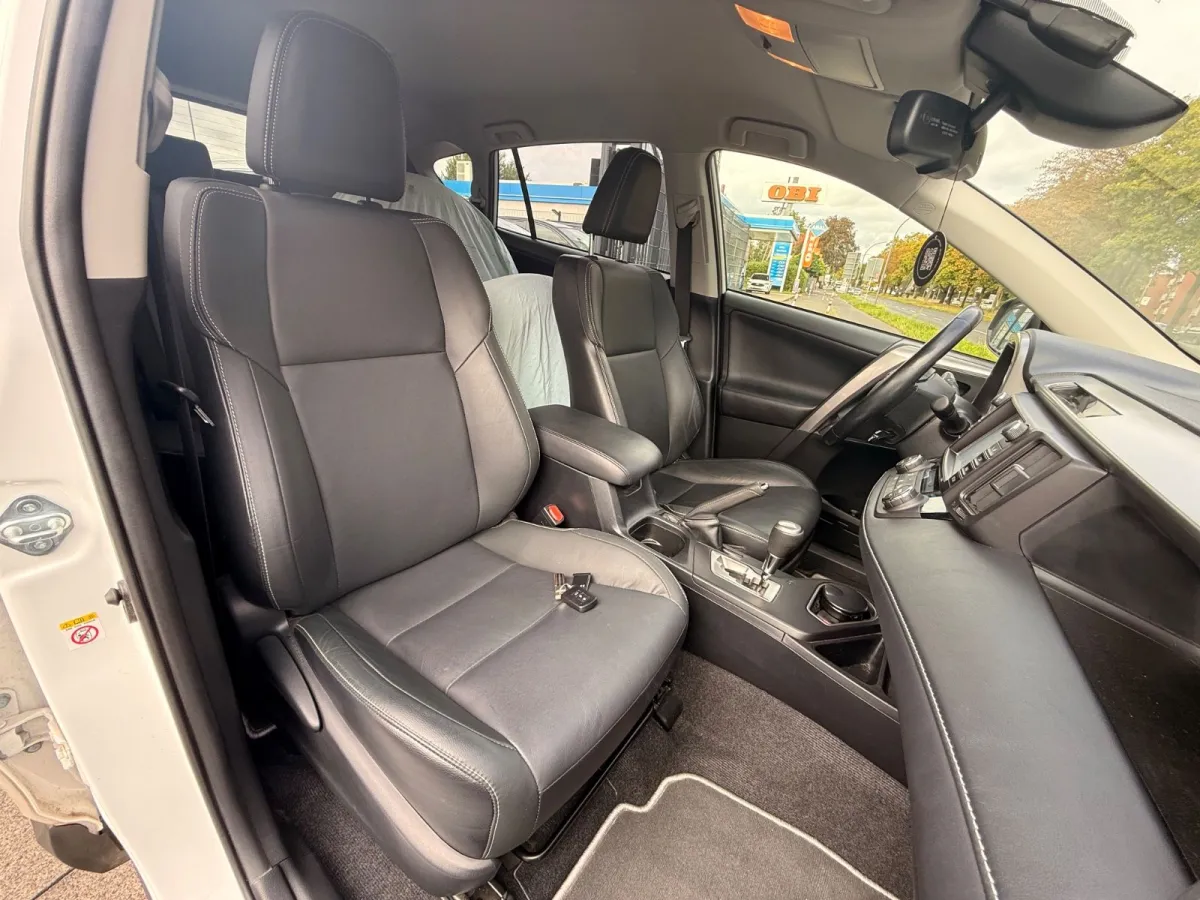 Toyota RAV4 2.5 Hybrid AWD · Executive — фото 19
