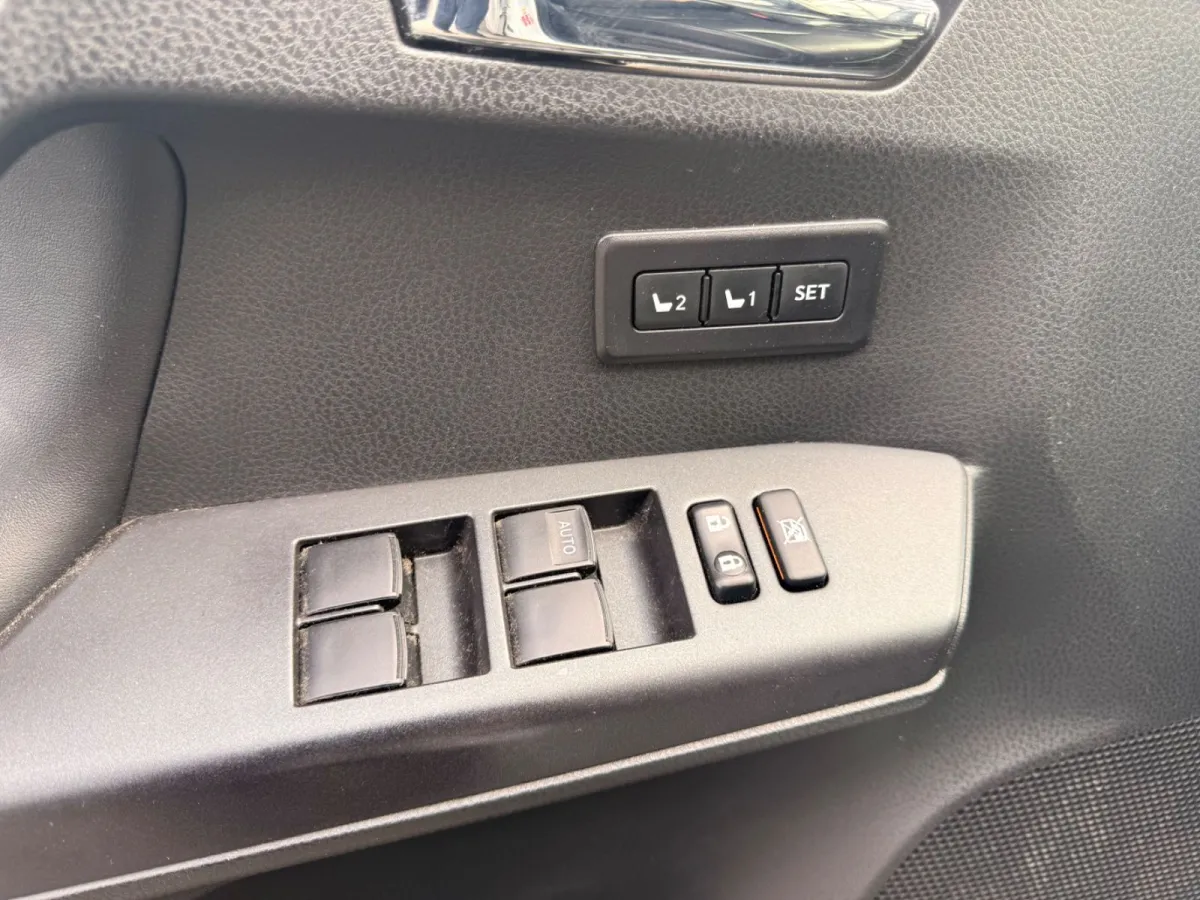 Toyota RAV4 2.5 Hybrid AWD · Executive — фото 21