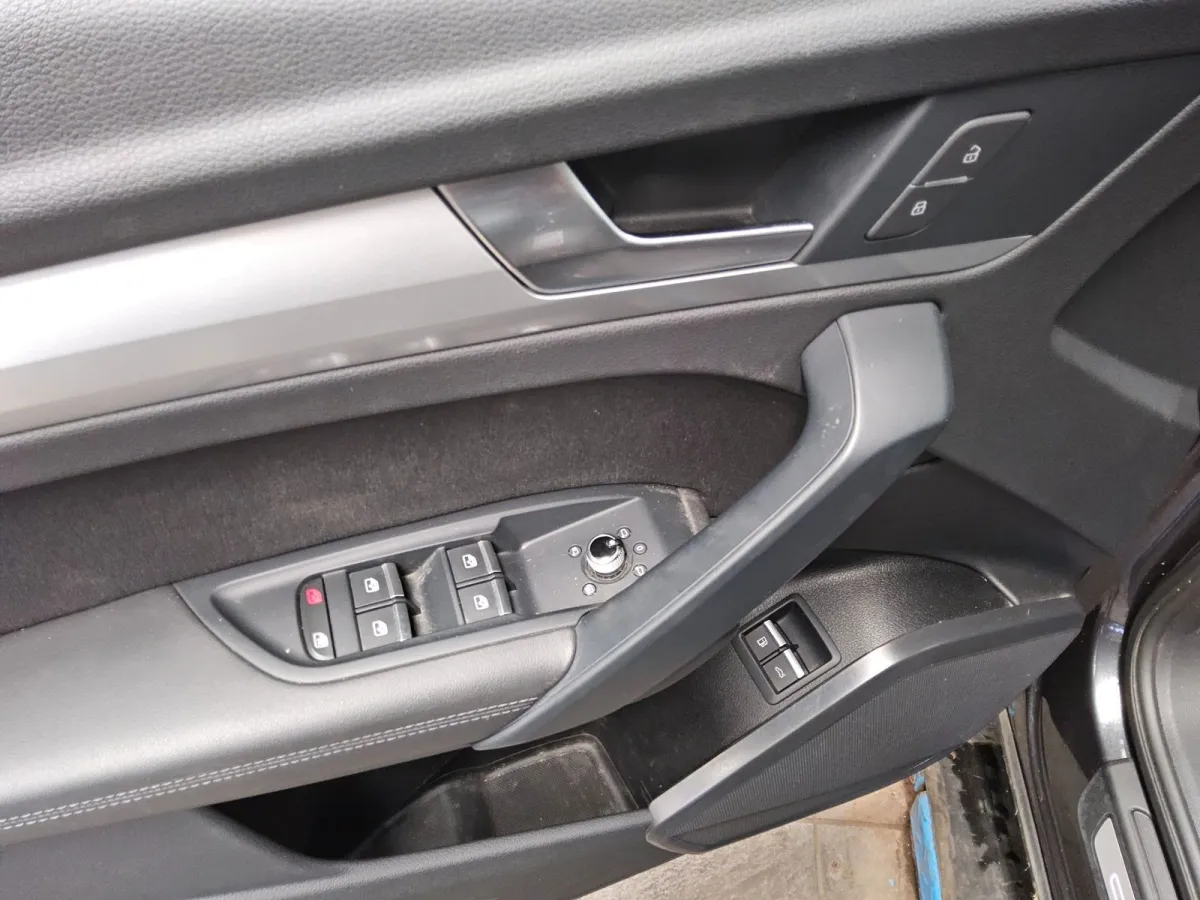 Audi Q5 TFSI e quattro · S line — фото 8