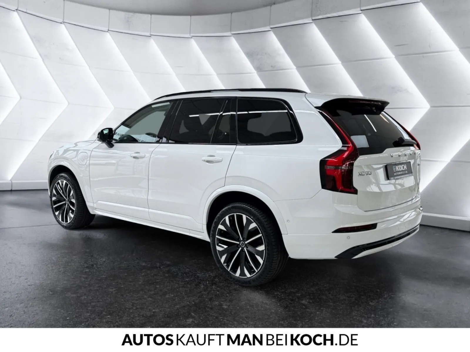 Volvo XC90 T8 Ultra Dark, photo 3