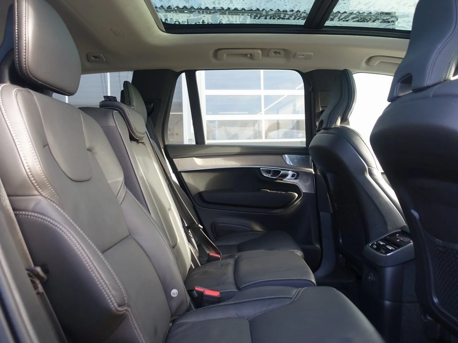 Volvo XC90 T8 Ultra Dark, photo 9