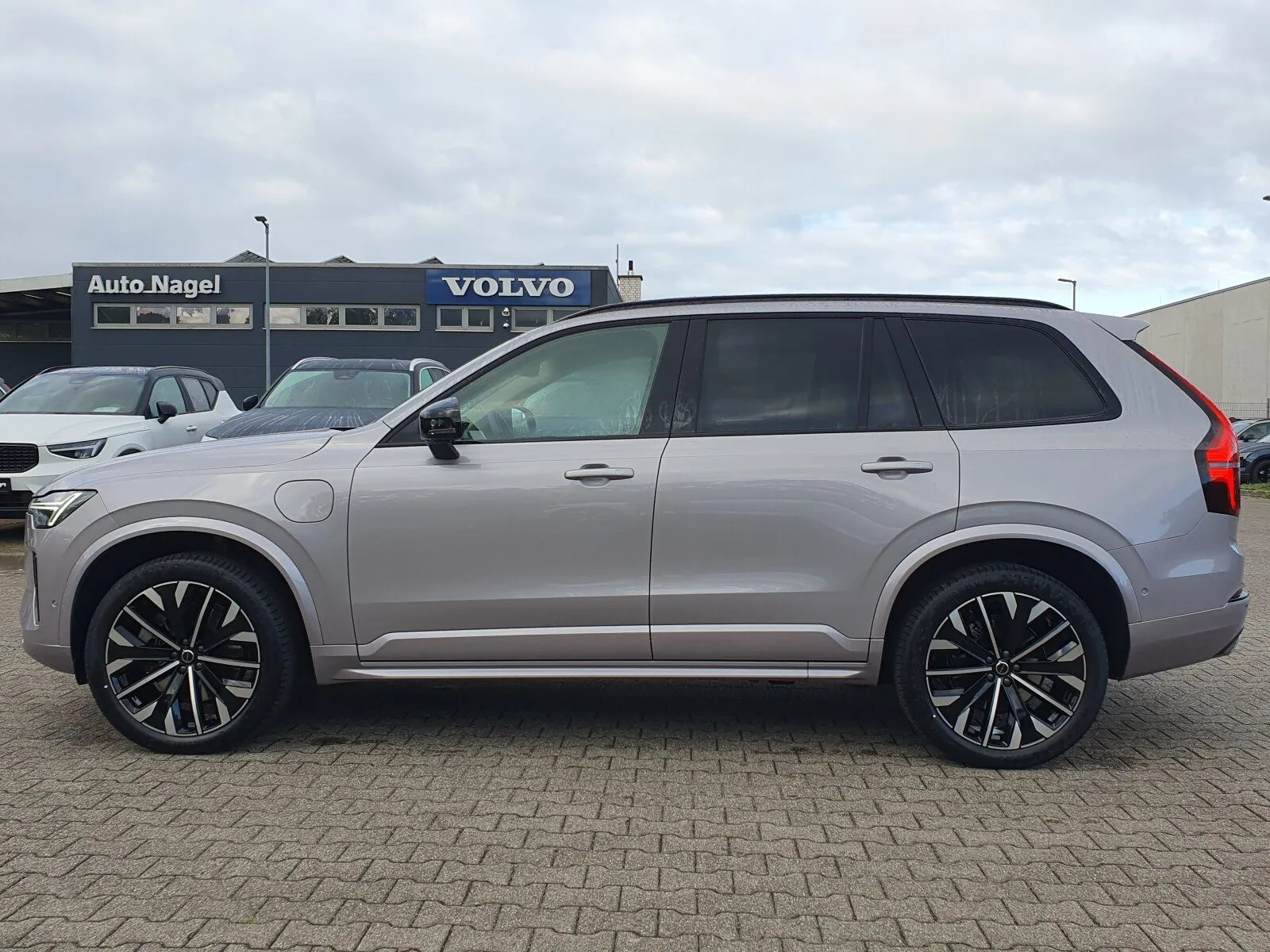 Volvo XC90 T8 Ultra Dark, photo 3
