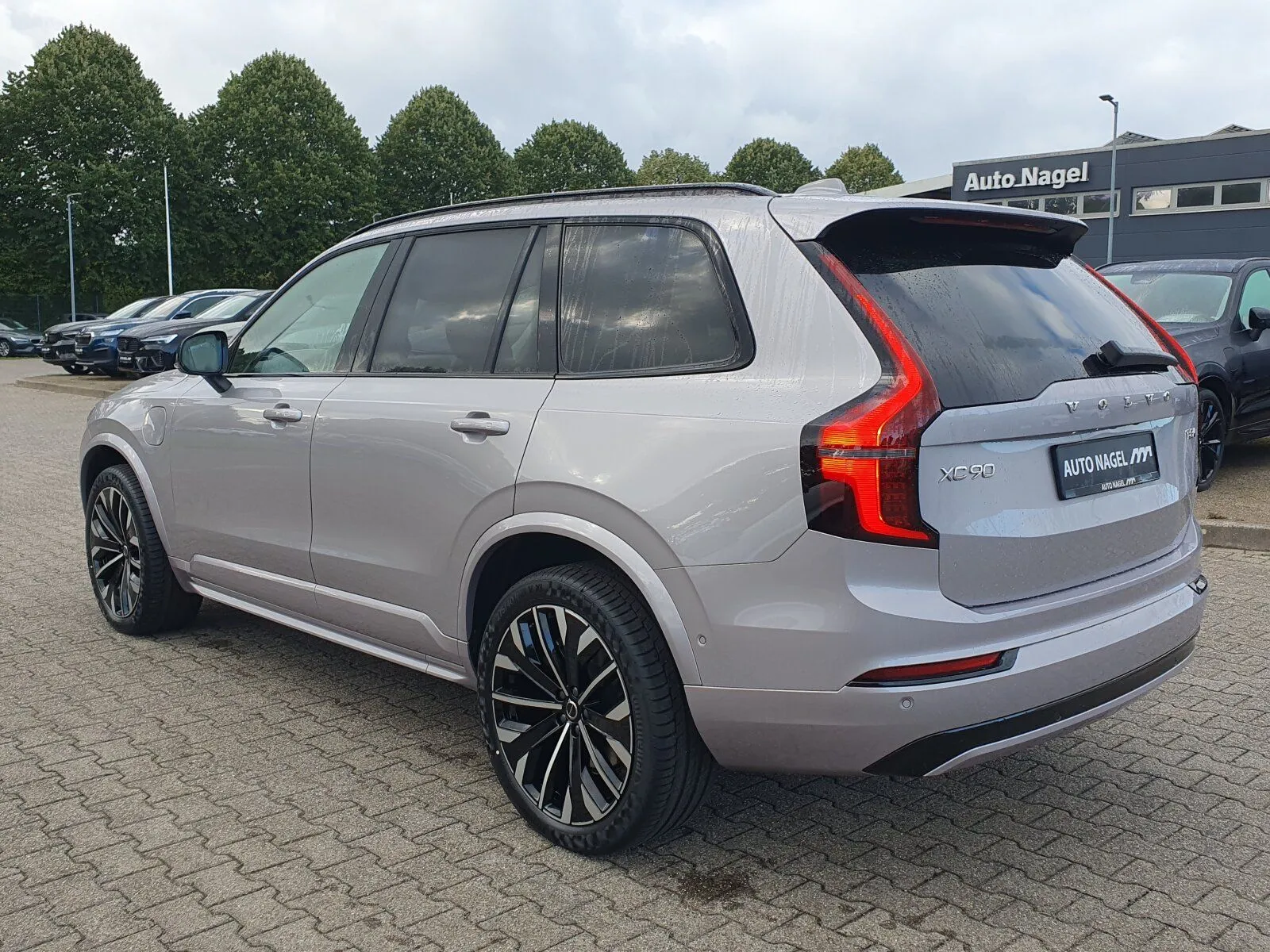 Volvo XC90 T8 Ultra Dark, photo 4